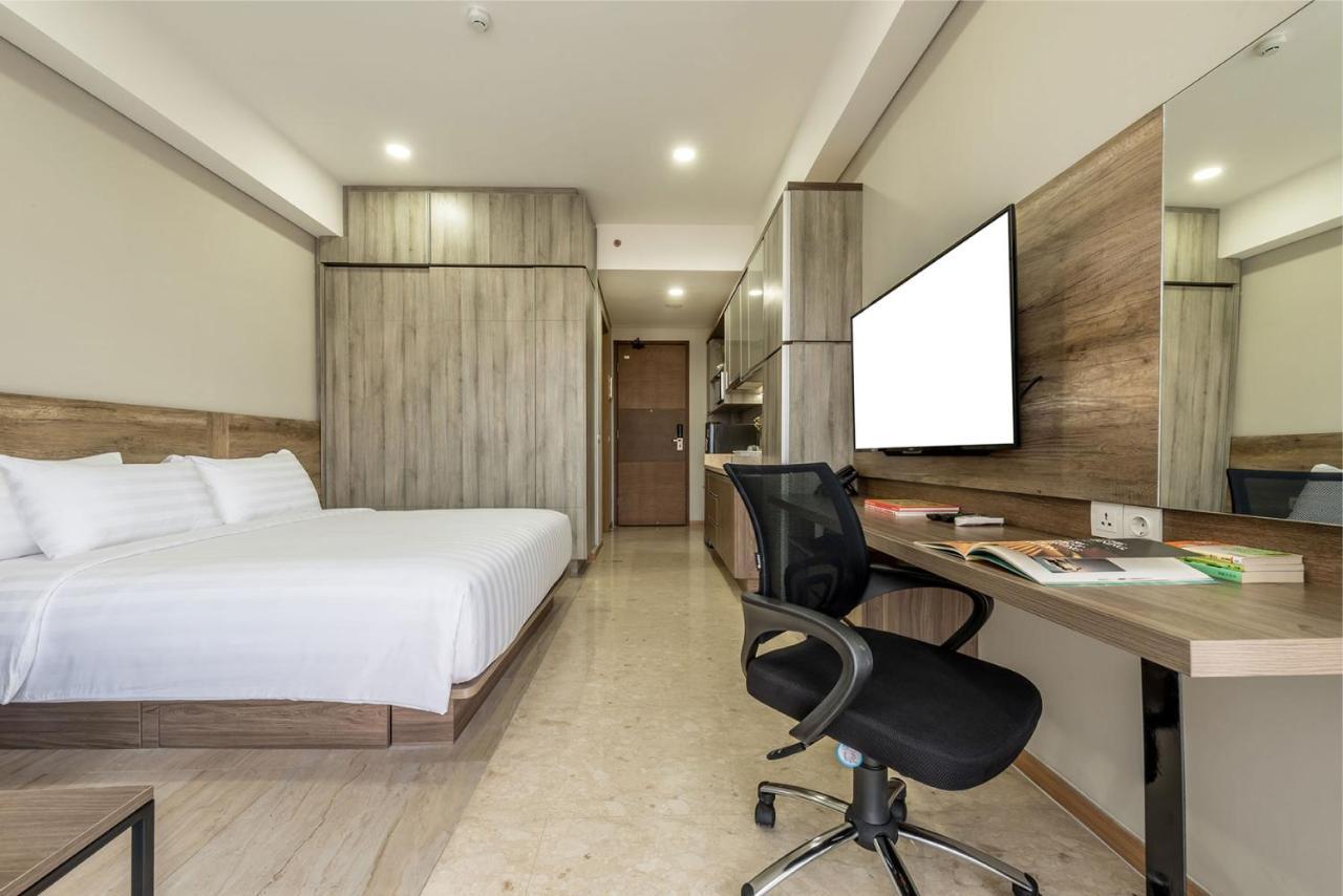 Grande Valore Hotel&Serviced-Apartment Cikarang Esterno foto